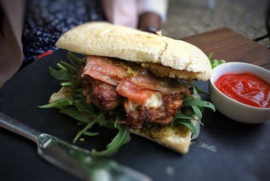 Hamilton Kunst Ess Bar