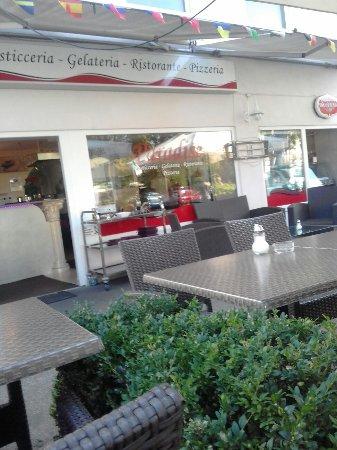 Paradise Bar-Pizzeria