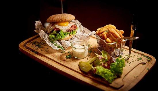 Hardys Bar and Restaurant