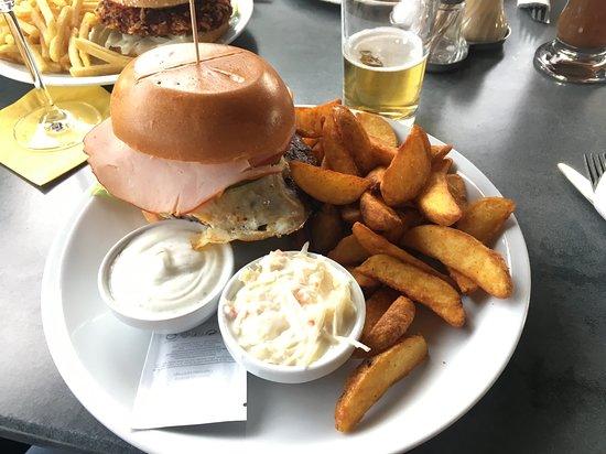 Cafe Restaurant Bar Maximilian