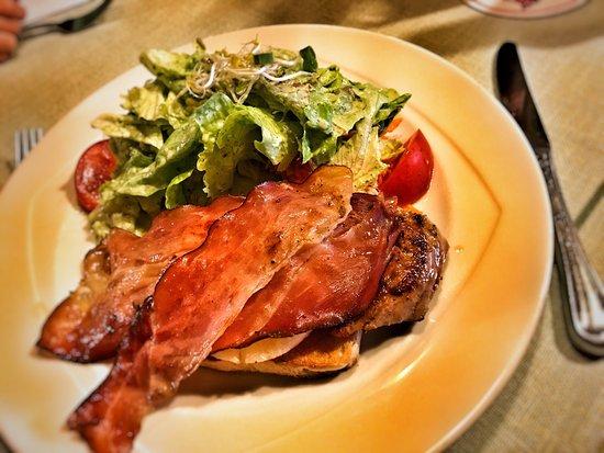 Restaurant & Cafe Berghuesli