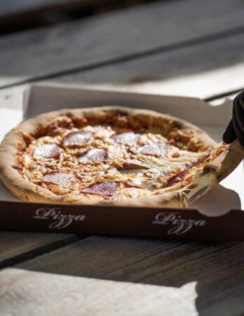 Kan's Pizza Delivery